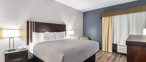 Huone, 1 suuri parisänky, esteetön, tupakointi kielletty | Silitysrauta/-lauta, ilmainen Wi-Fi