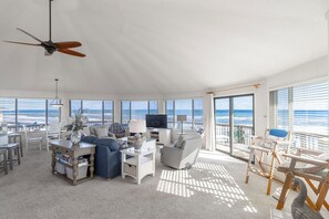 Smart TV, fireplace, DVD player - Panoramic ocean views abound at this oceanfront Duck home! (Duck)