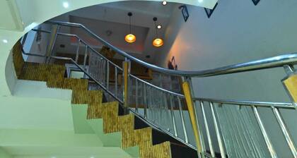 Charming 2-bedroom apartment in enchanting Visakhapatnam with WiFi, AC