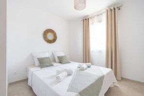 2 bedrooms, iron/ironing board, WiFi, bed sheets - Villa Romarin (Marignane)