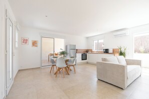 Interior - Villa Romarin (Marignane)