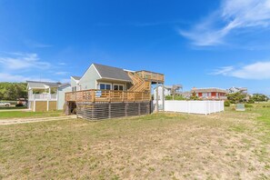 Exterior - Oceanside Kitty Hawk home w/ a pool just a short walk to the beach! (Kitty Hawk)