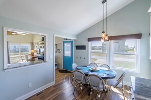 Dining - Oceanside Kitty Hawk home w/ a pool just a short walk to the beach! (Kitty Hawk)