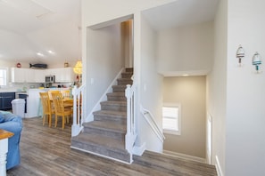 Interior - Pet-friendly oceanside home w/ pool and hot tub by Sun Realty (Kill Devil Hills)