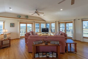 Smart TV, DVD player, stereo - Pet-friendly semi-oceanfront Hatteras home w/ ocean & sunrise views! (Hatteras)