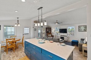 Interior - Pet-friendly, updated oceanside home in Salvo! (Salvo)