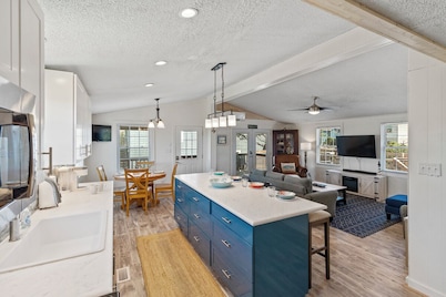 Pet-friendly, updated oceanside home in Salvo!