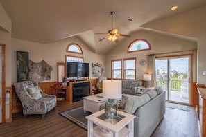 Smart TV, fireplace, DVD player
