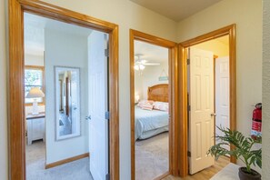 4 Schlafzimmer, Bügeleisen/Bügelbrett, Internetzugang, Bettwäsche