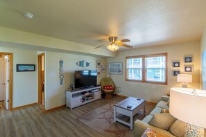 Smart TV, fireplace, DVD player