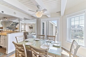 Dining - Condo in Duck with ocean and pool views (Duck)