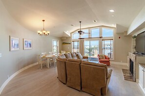 Televisión, chimenea