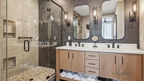 Douche, serviettes fournies