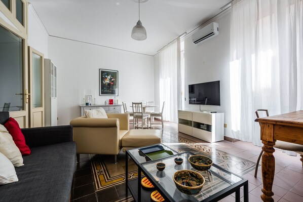 TV - Siracusa Marina Apartment by Wonderful Italy (Siracusa)