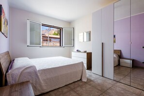 2 bedrooms, iron/ironing board, free WiFi, bed sheets - Casa Sirina by Wonderful Italy (Taormina)