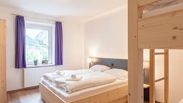 Cots/infant beds, free WiFi, bed sheets