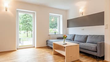 Ferienhaus mit 4 Schlafzimmern | Living area | Flat-screen TV