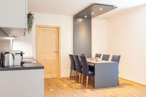 Flat-screen TV - Erzberg Alpin Resort by ALPS RESORTS (Eisenerz)