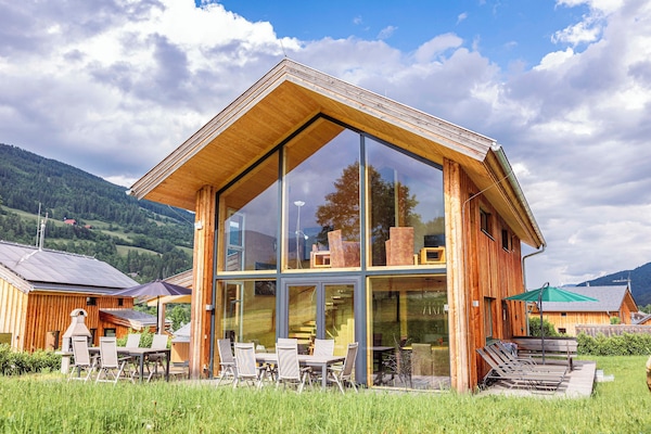 Decoración personalizada, muebles diferentes y wifi gratis