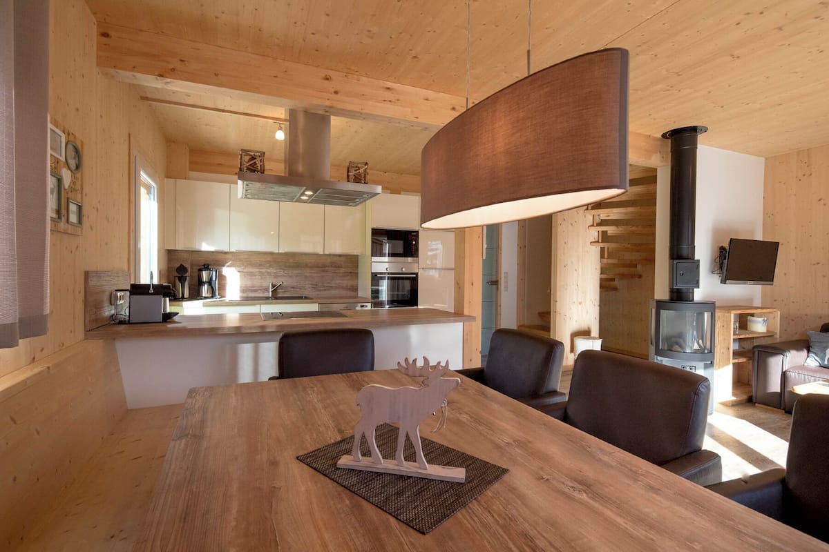 Chalet # 64a  mit 4 Schlafzimmern, Sauna & Whirlpool | Free WiFi, individually decorated, individually furnished