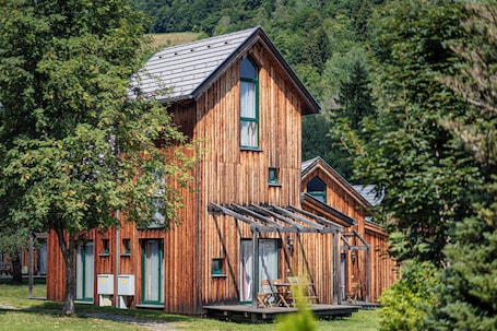 Front of property. FPK Betriebs GmbH