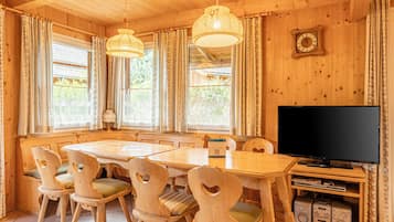 Ferienhaus mit 4 Schlafzimmern | Opholdsområde | Fladskærms-tv, dvd-afspiller