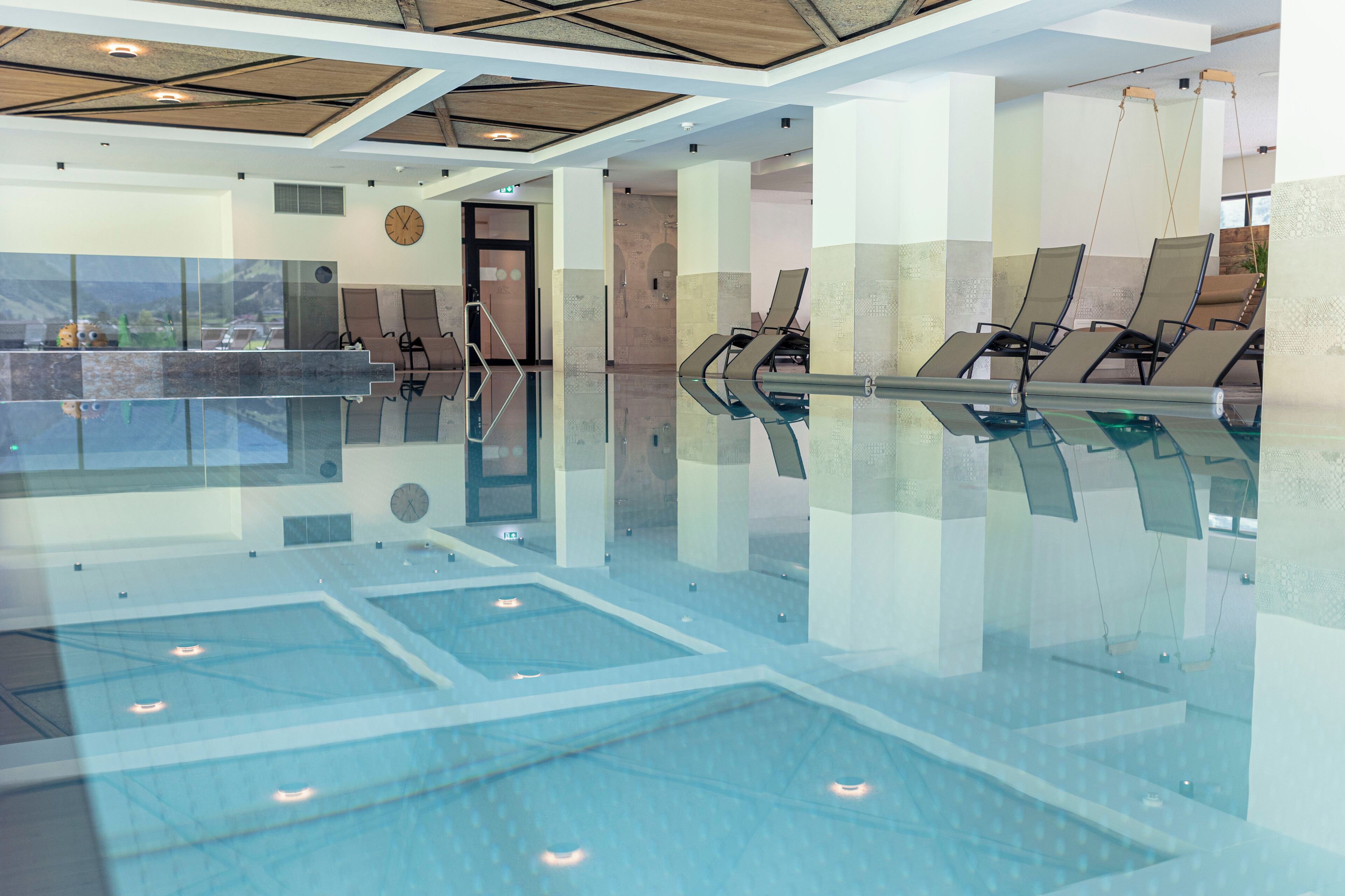 สระว่ายน้ำในร่ม