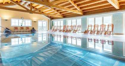 Alpendorf Dachstein West by ALPS RESORTS