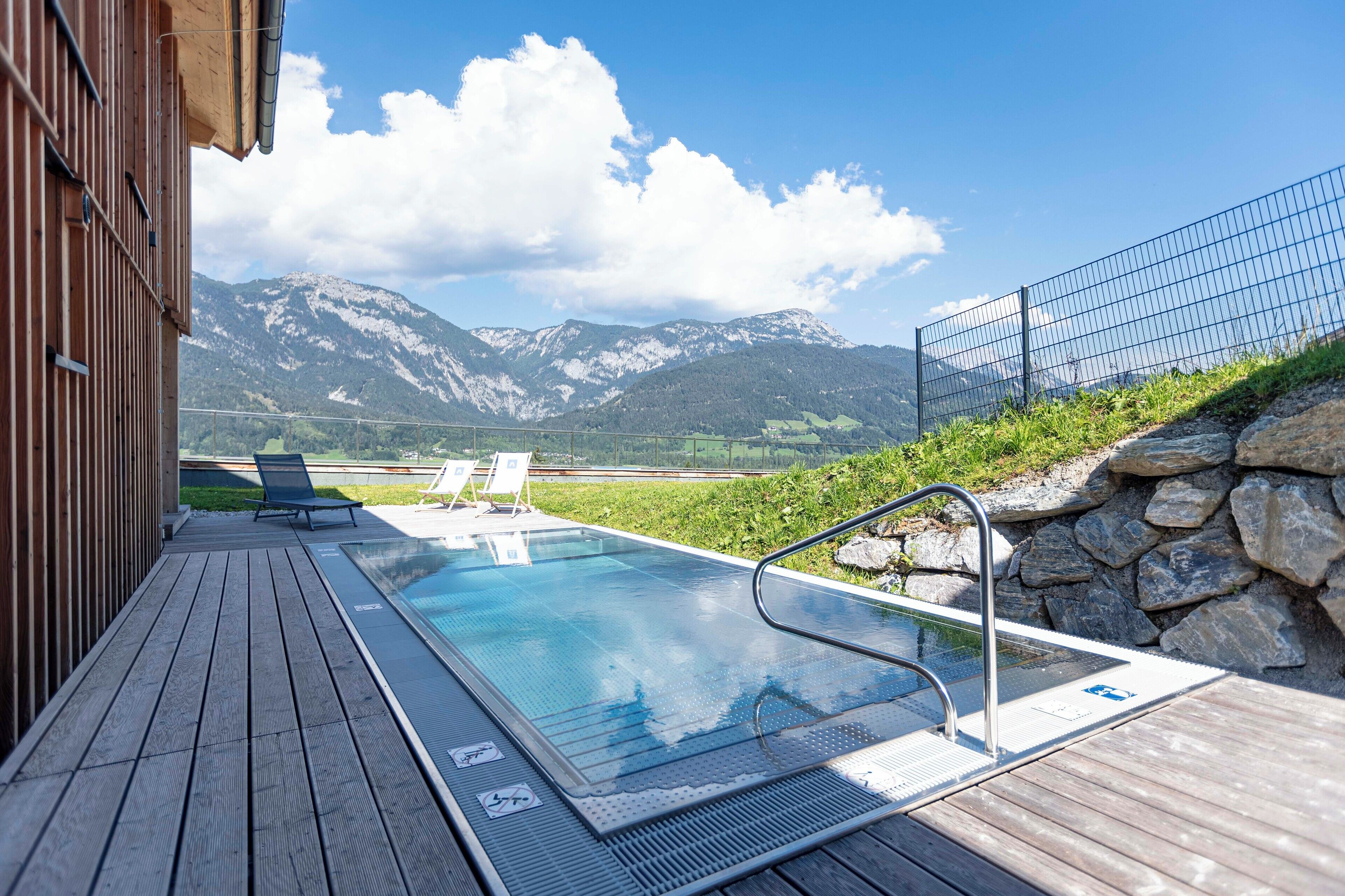 Superior Ferienhaus mit 4 Schlafzimmern, Sauna & Pool | Terrace/patio