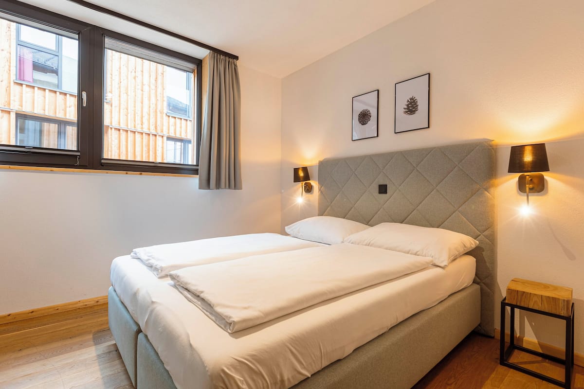 Premium Ferienwohnung mit Sauna & Außenbadewanne | 3 dormitorios, cunas (de pago), wifi gratis y ropa de cama