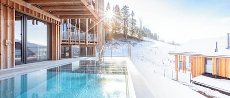 Superior Ferienhaus mit 4 Schlafzimmern, Sauna & Pool | Terrace/patio