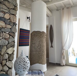 Villa, Garden View | Living area | 32-inch flat-screen TV with cable channels - Villa Acquaro Santa Caterina (Santa Caterina dello Ionio)