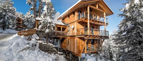 Individually decorated, individually furnished, cots/infant beds