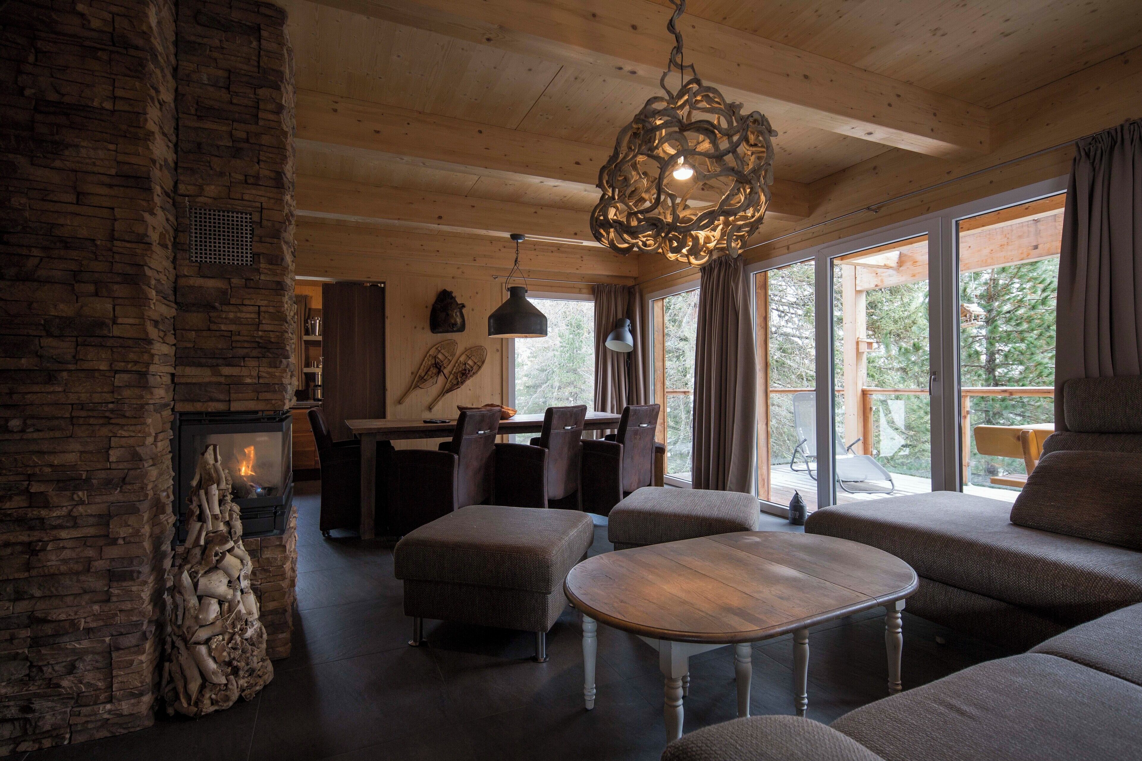 特色装修、特色家居、婴儿床、免费 WiFi