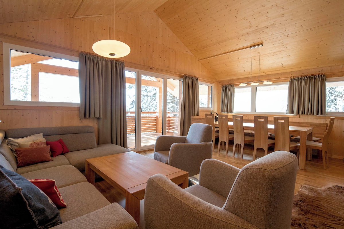 Ferienhaus # 28 mit Sauna & Whirlpool innen | 5 bedrooms, individually decorated, individually furnished, free WiFi