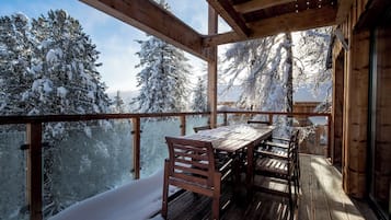 Ferienhaus # 11 mit IR-Sauna & Whirlpool innen | Blick vom Balkon