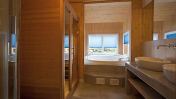 Ferienhaus # 29 mit IR-Sauna & Whirlpool innen | Individuell dekoriert, individuell eingerichtet, Babybetten