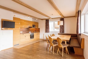 Chalet mit 4 Schlafzimmern | 4 bedrooms, free WiFi