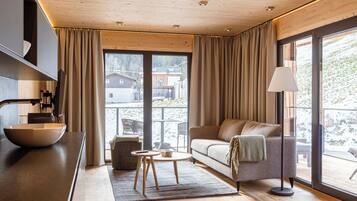 Premium Suite mit 2 Schlafzimmern & Wellnessbereich | Piscina