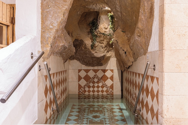 Sauna, hot tub, steam room