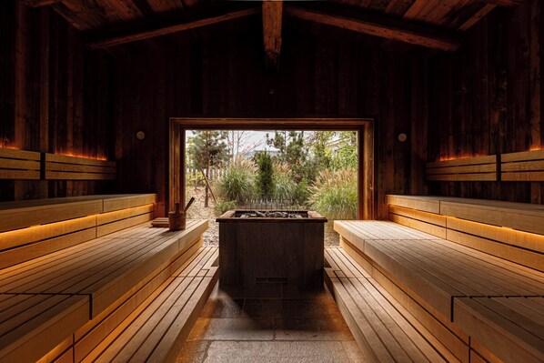 Sauna, steam room