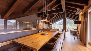 Premium Penthouse mit 4 Schlafzimmern | Restauration dans la chambre