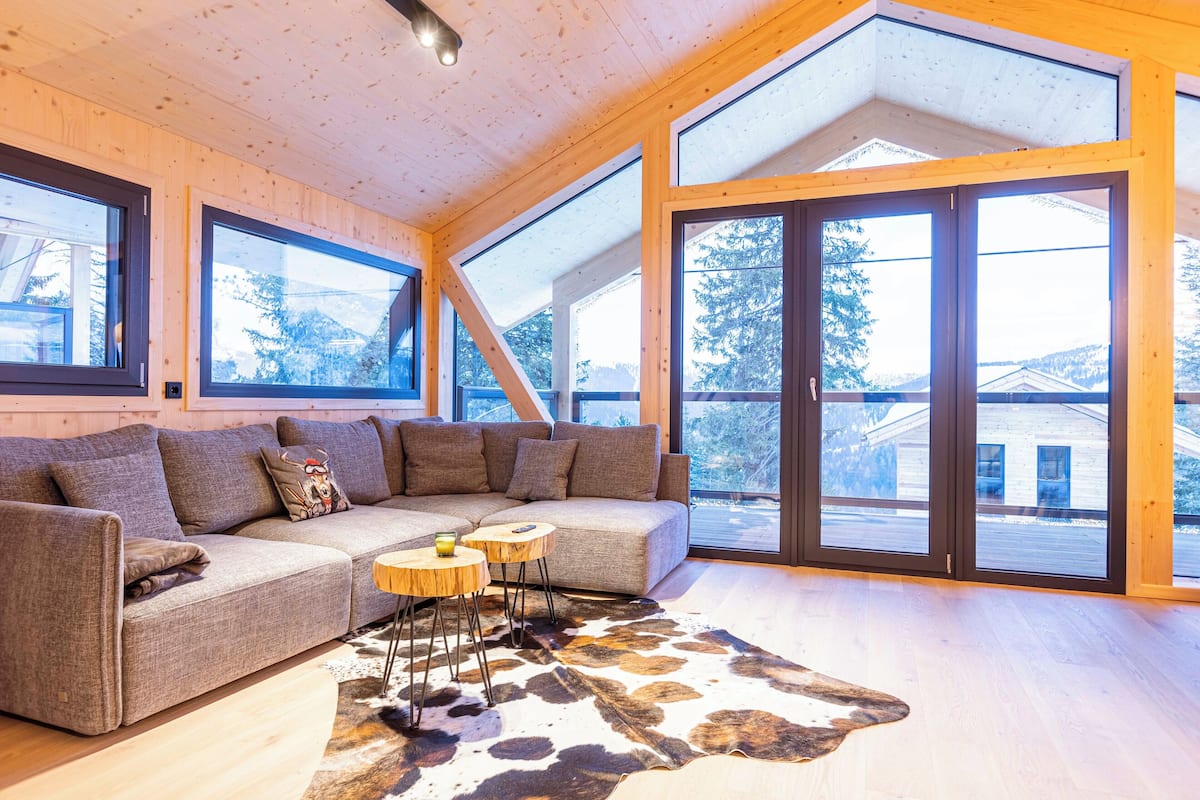 Superior Chalet # 26 mit Sauna & Hot Tub | 4 bedrooms, in-room safe, cots/infant beds, free WiFi