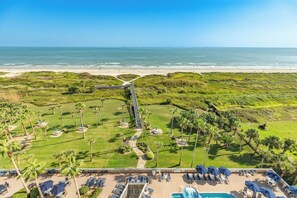 Een verwarmd zwembad