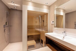 Ferienwohnung mit 1 SZ für max. 4 PAX | Baño | Regadera, secadora de cabello, toallas 