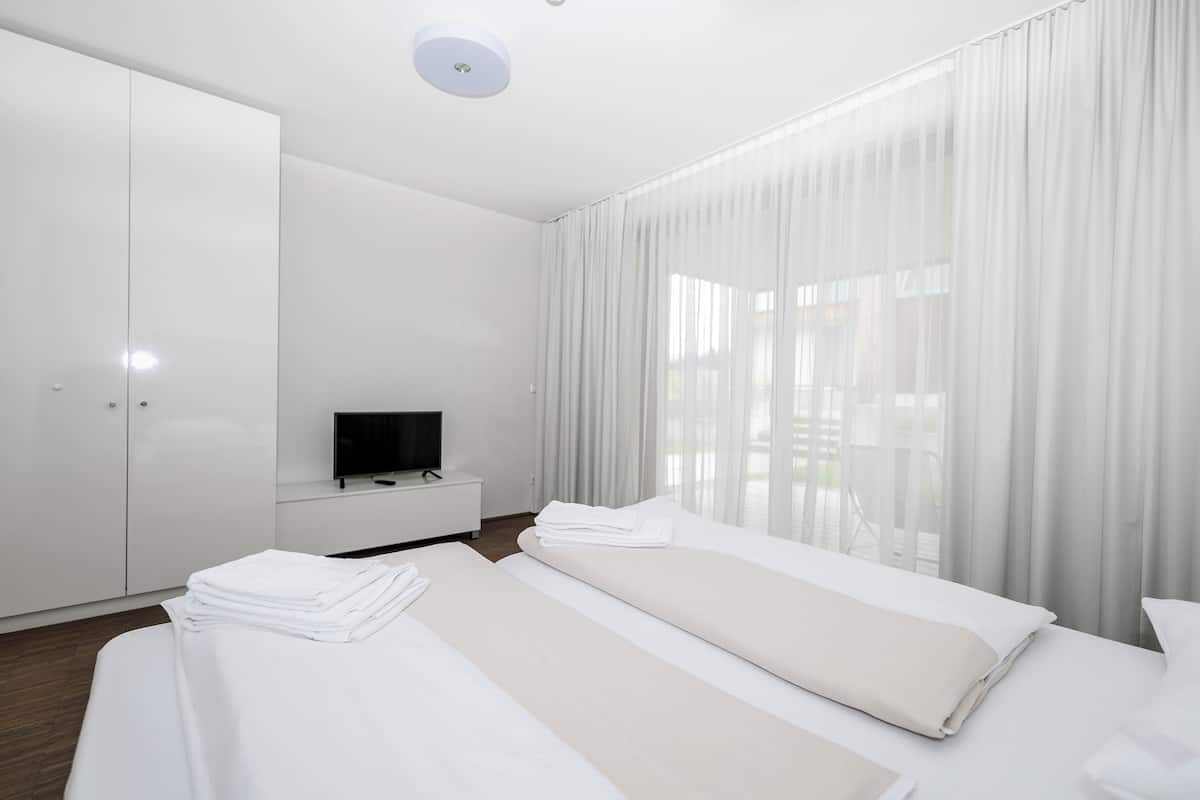 Premium Ferienwohnung mit 3 Schlafzimmern und Saunabereich | 1 bedroom, cribs/infant beds, free WiFi, bed sheets