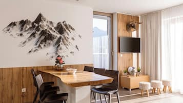Ferienwohnung mit 2 Schlafzimmern, Dachterrasse & Saunabereich | Coin séjour