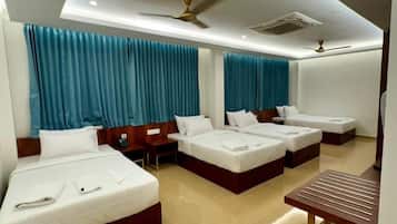 Deluxe Quadruple Room | 1 bedroom, soundproofing, free WiFi