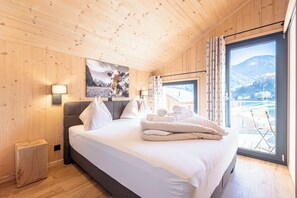 4 bedrooms, cots/infant beds, free WiFi, bed sheets - Bergeralm Chalets by ALPS RESORTS (Steinach am Brenner)