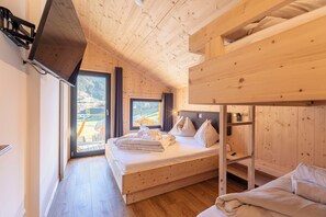 Chalet mit 4 Schlafzimmern für bis zu 10 Personen | 4 sovrum, barnsängar, gratis wi-fi och sängkläder